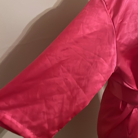 Pink Robe - Picture 4 of 13